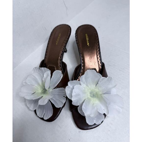 Y2K Brown and White Handcrafted Floral Open Toe Kitten Heels Womens Size 6 - Picture 1 of 5